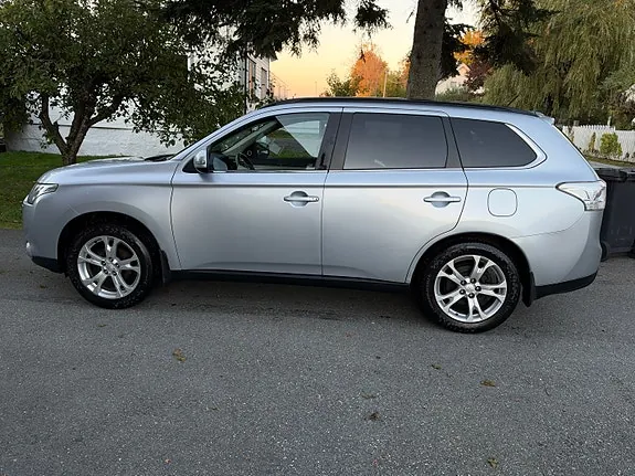 Mitsubishi Outlander 2013 photo 3