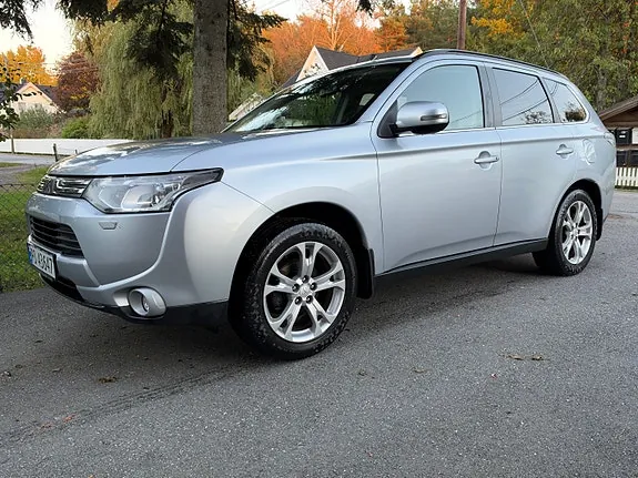 Mitsubishi Outlander 2013 photo 2