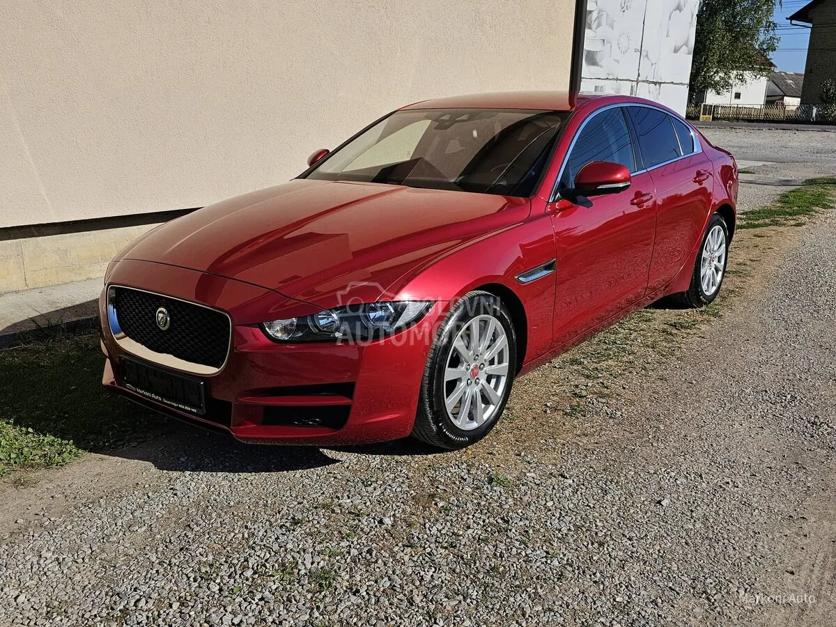 Jaguar Xe
