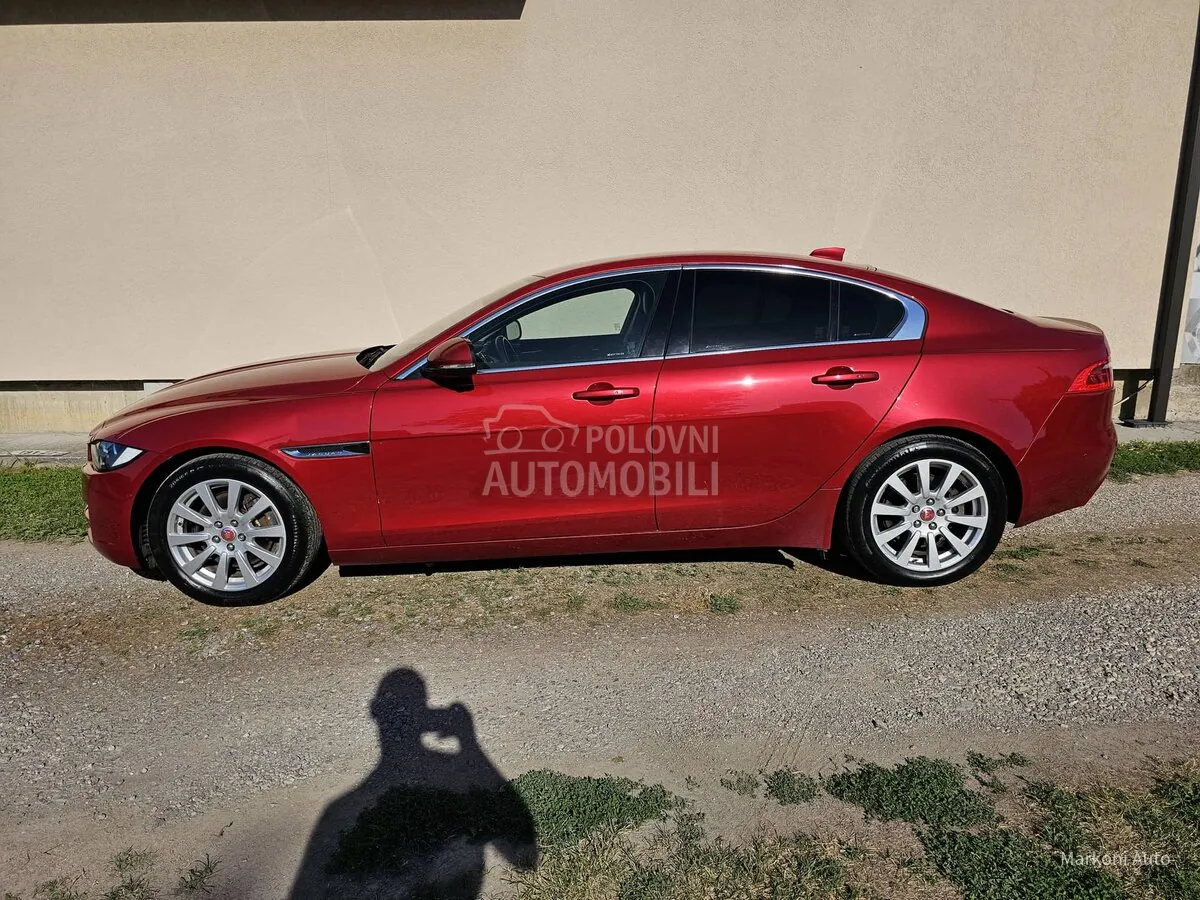 Jaguar Xe 2017 photo 5