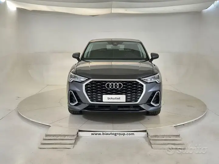 Audi Q3 2024 photo 2