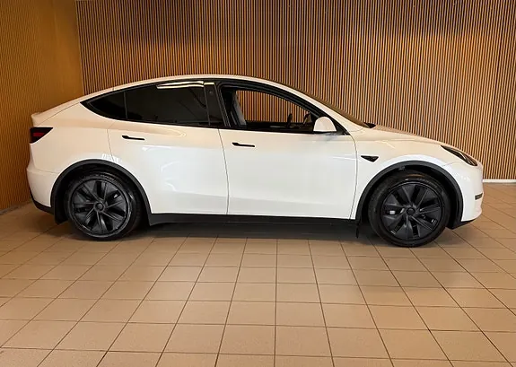 Tesla Model Y 2024 photo 3