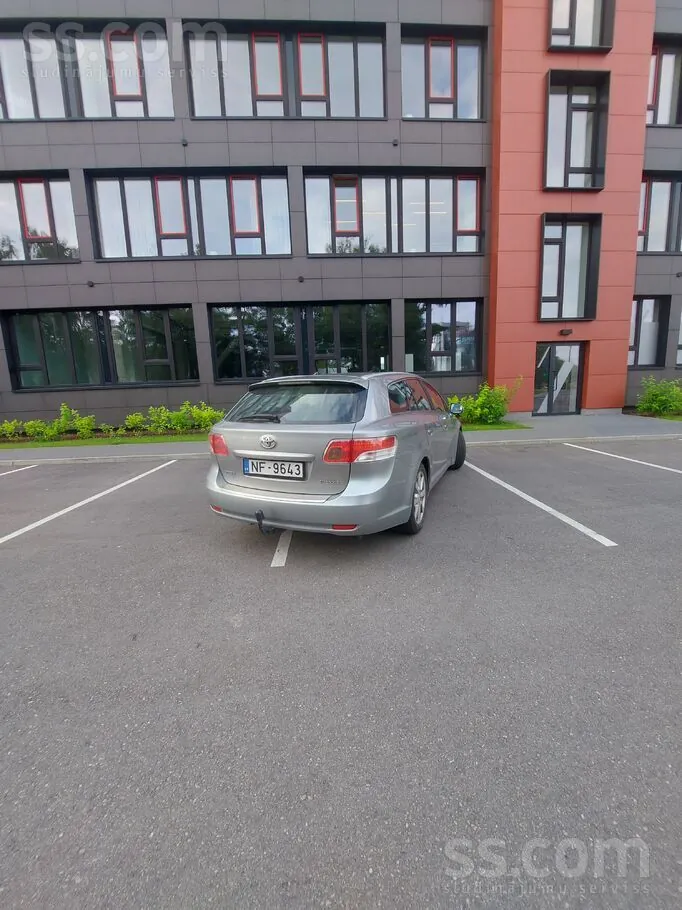 Toyota Avensis 2011 photo 5