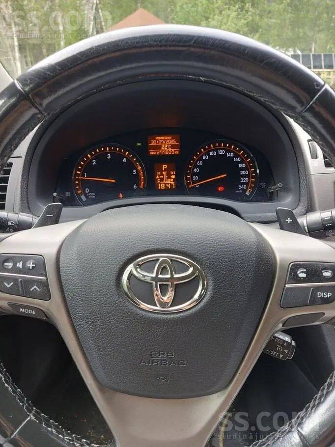Toyota Avensis 2011 photo 4