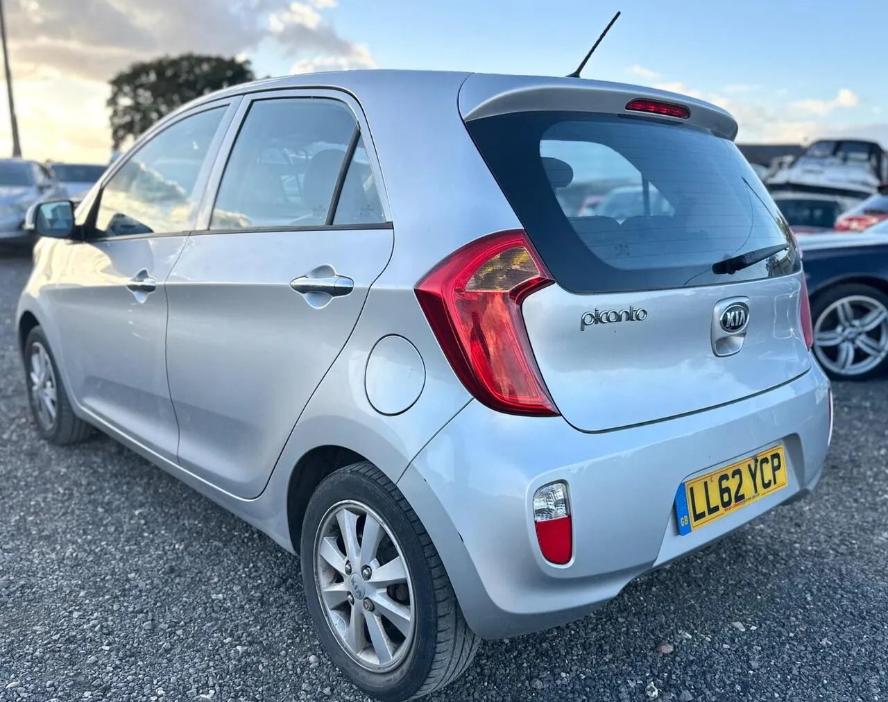 Kia Picanto 2012 photo 4