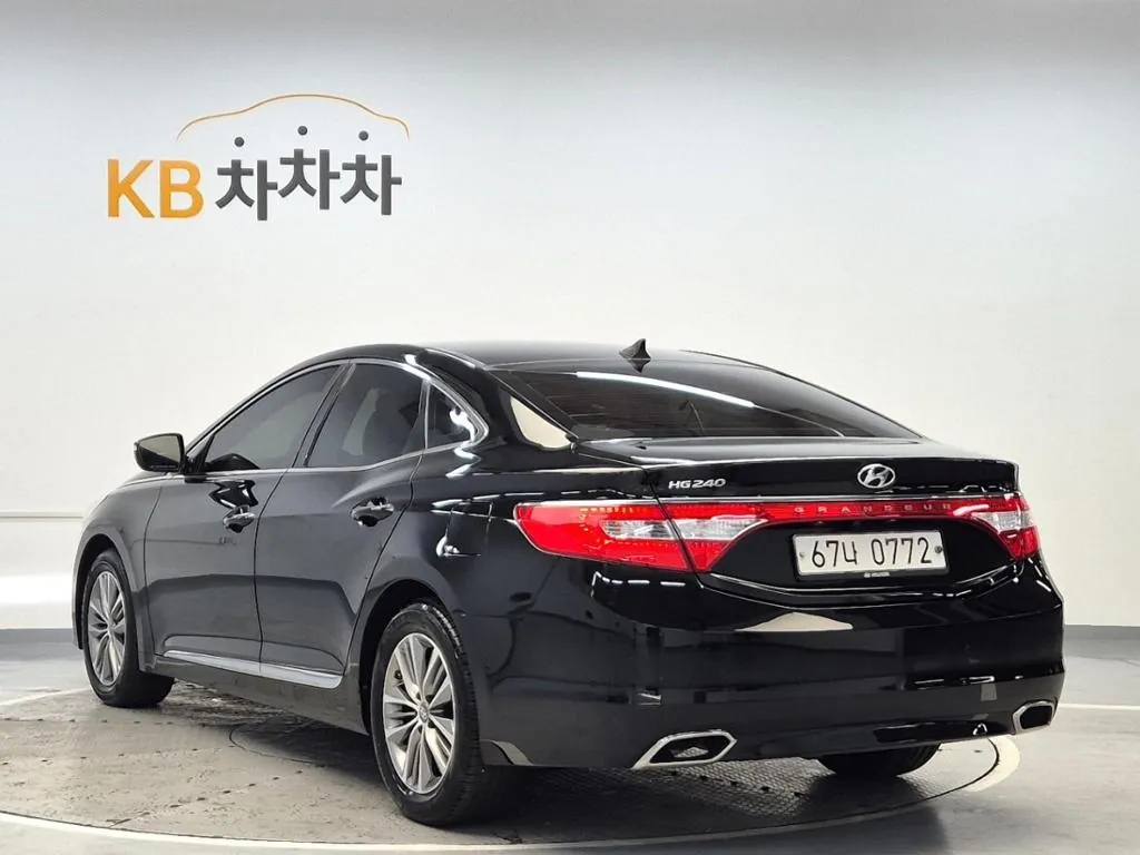 Hyundai Grandeur 2015 photo 2