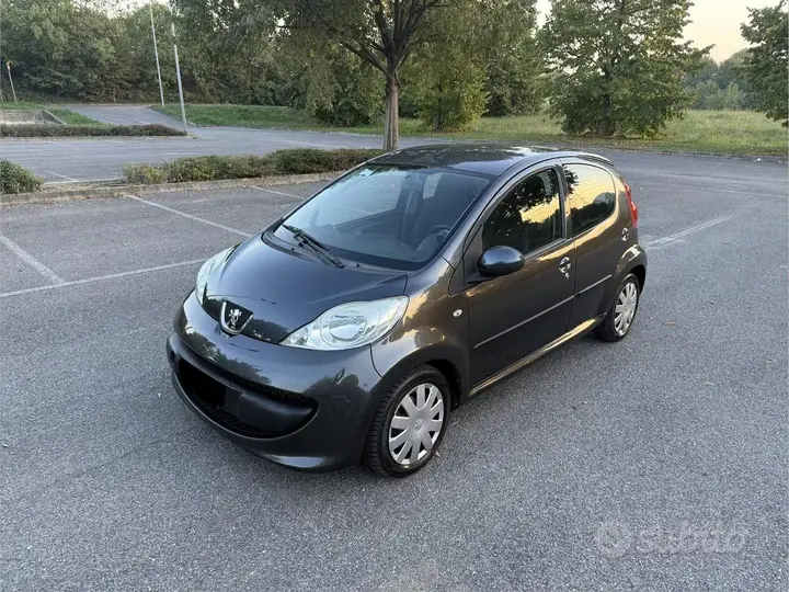 Peugeot 107 2005 photo 5
