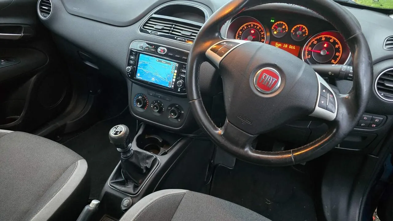Fiat Punto 2012 photo 3