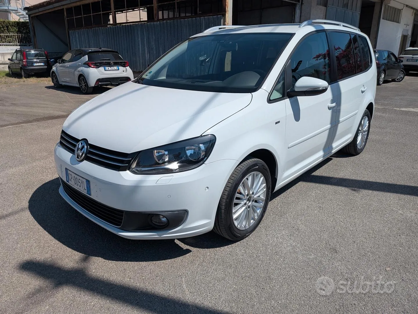 Volkswagen Touran 2014 photo 3