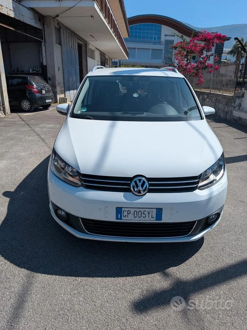 Volkswagen Touran 2014 photo 2