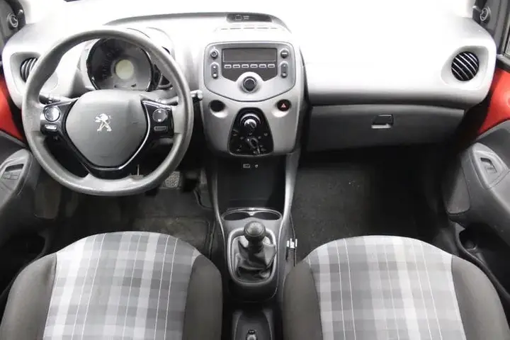 Peugeot 108 2020 photo 2