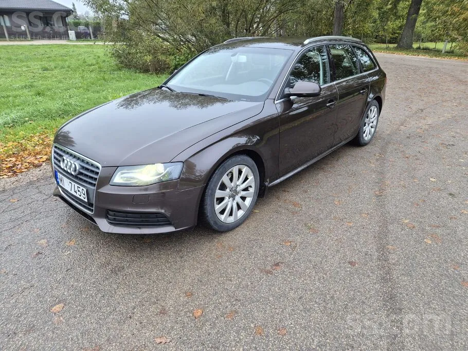 Audi A4 2011 photo 2