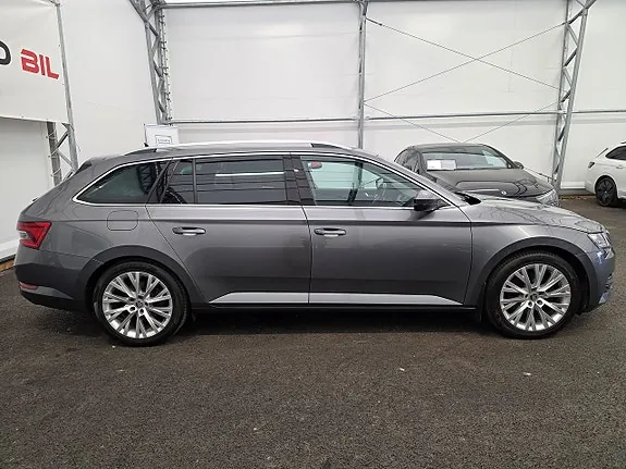 Skoda Superb 2022 photo 2