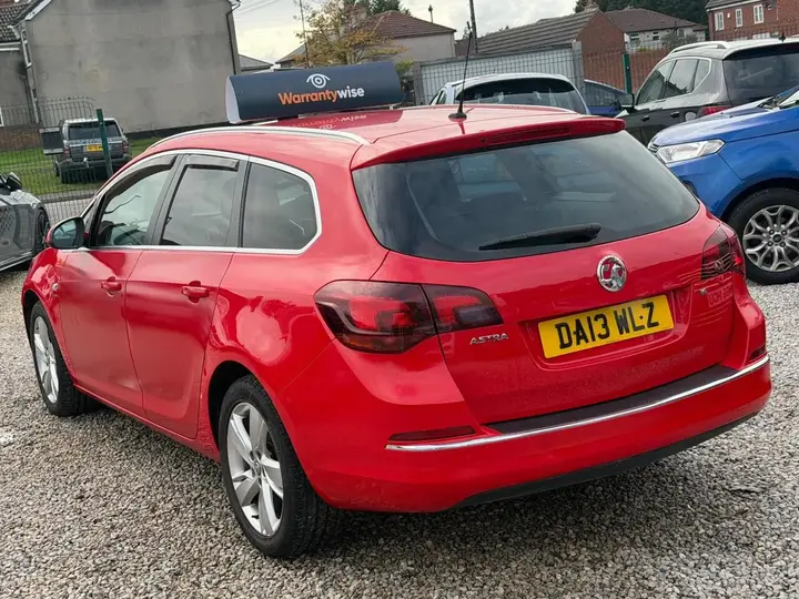 Vauxhall Astra 2013 photo 5