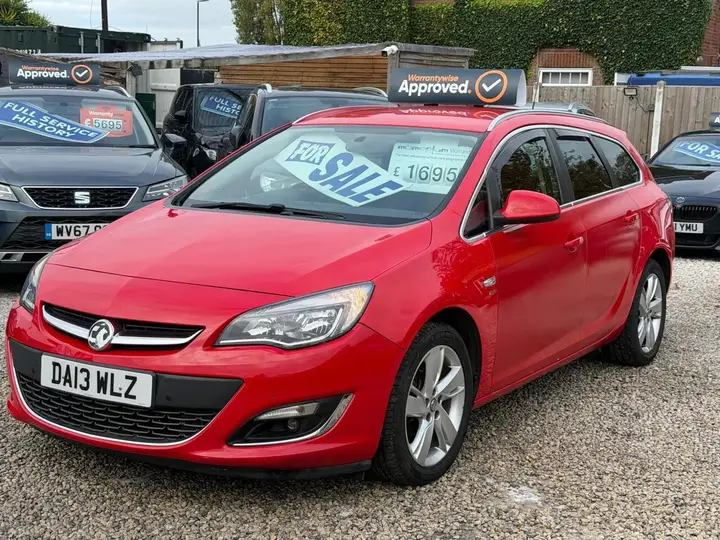Vauxhall Astra 2013 photo 3