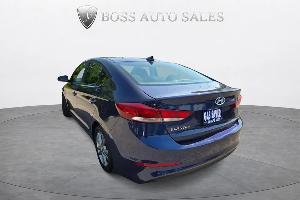 Hyundai Elantra 2018 photo 3