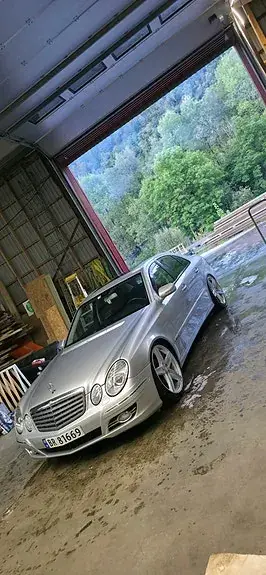 Mercedes-Benz E 220