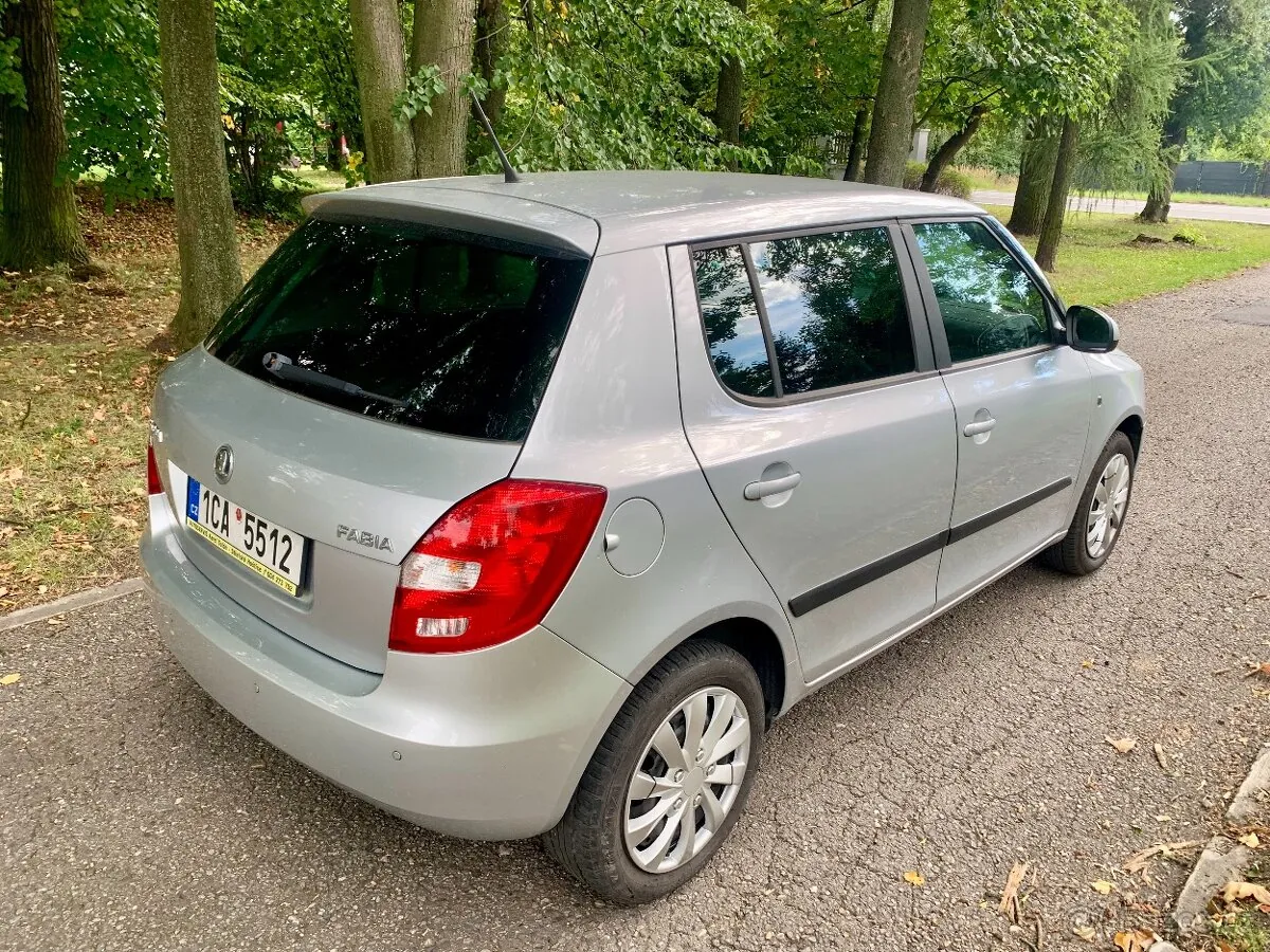 Skoda Fabia 2013 photo 5