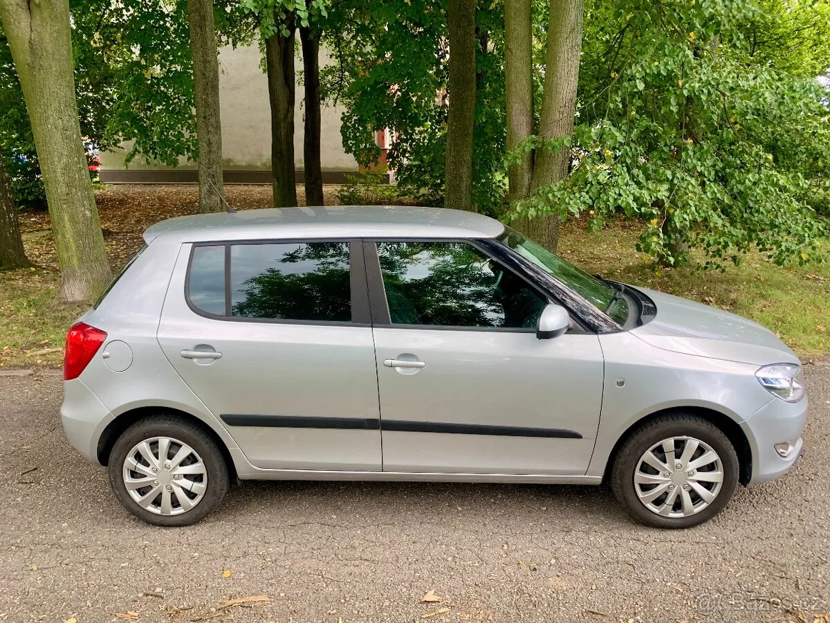 Skoda Fabia 2013 photo 4