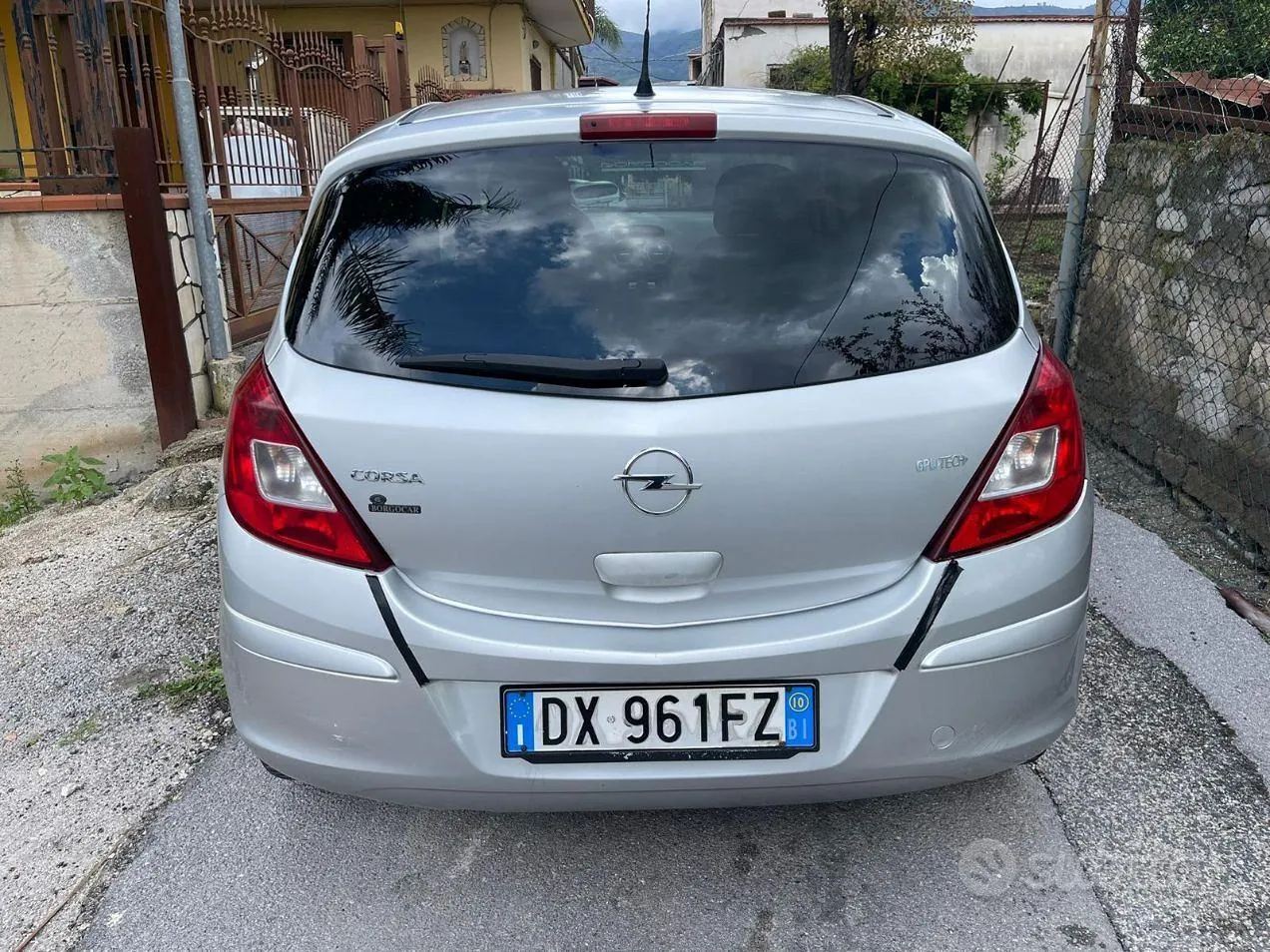 Opel Corsa 2010 photo 3