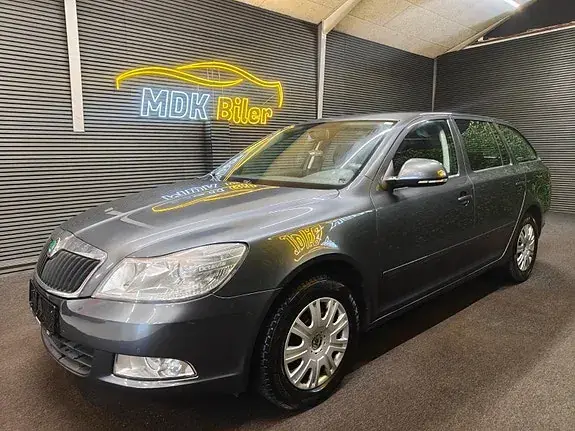 Skoda Octavia 2010 photo 2