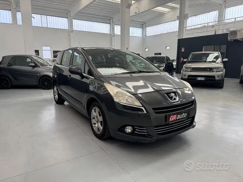 Peugeot 5008 2012 photo 4