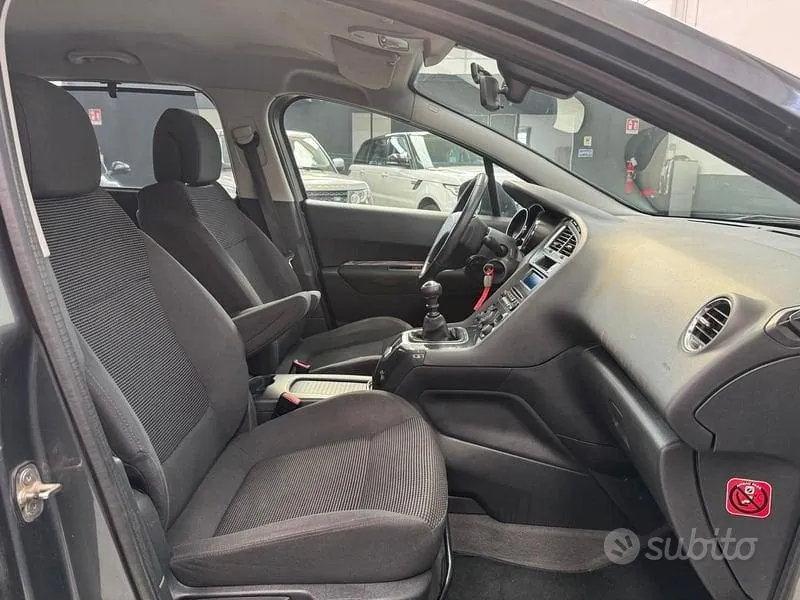 Peugeot 5008 2012 photo 5