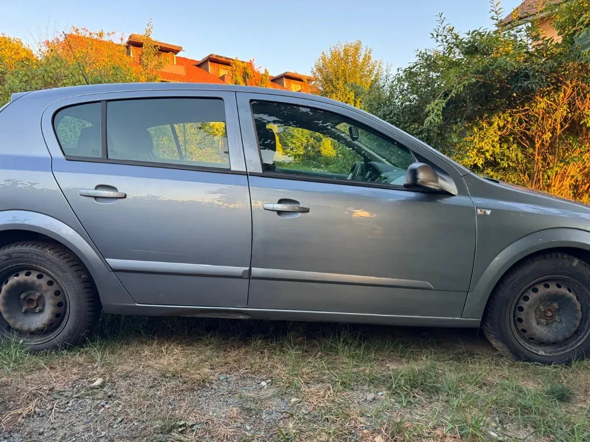 Opel Astra 2005 photo 2