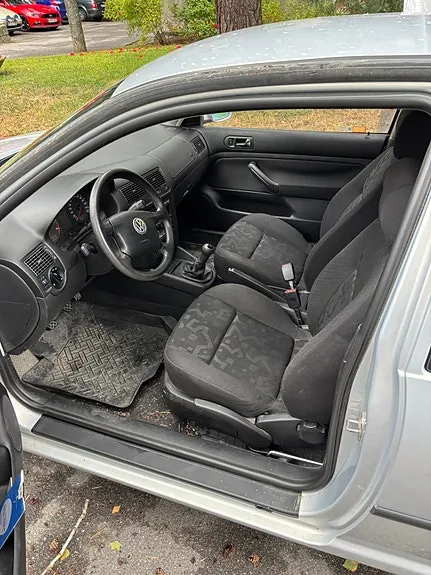 Volkswagen Golf 1999 photo 2