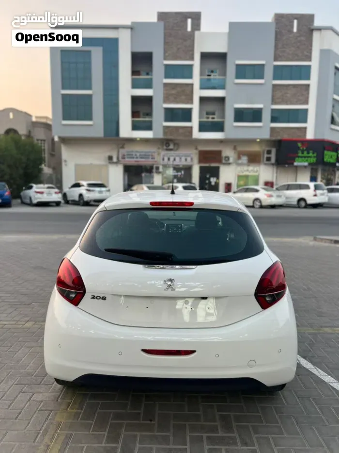 Peugeot 208 2019 photo 3