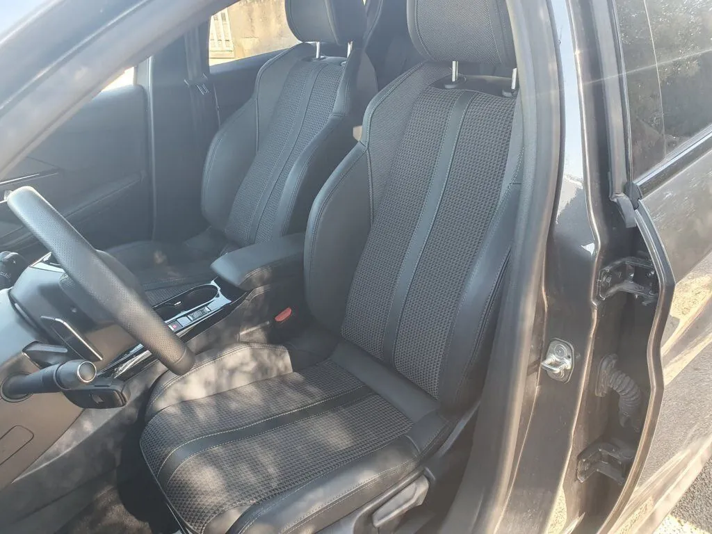 Peugeot 208 2023 photo 5