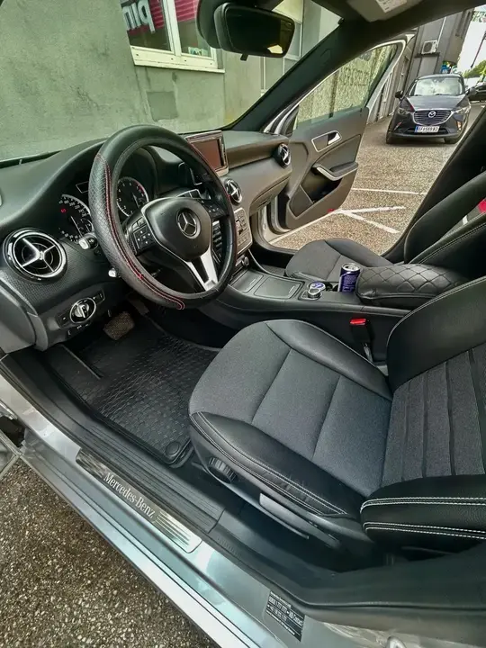 Mercedes-Benz A-Class 2013 photo 3