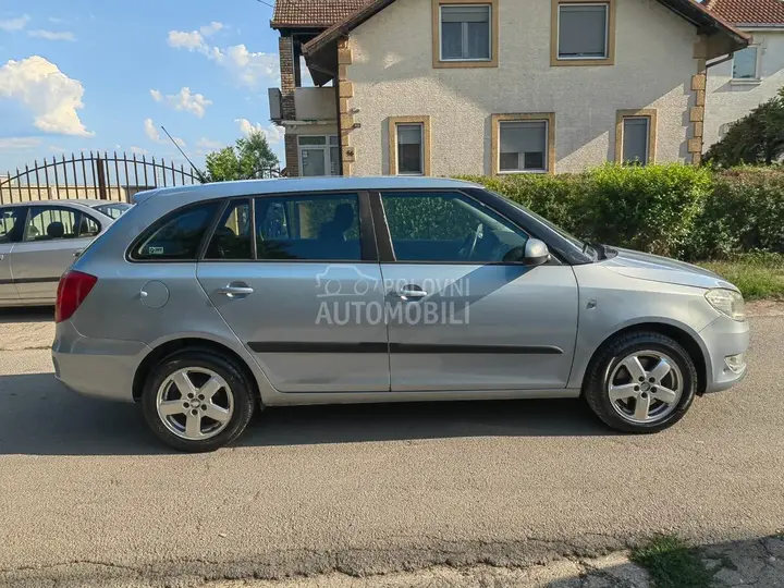 Skoda Fabia 2010 photo 5