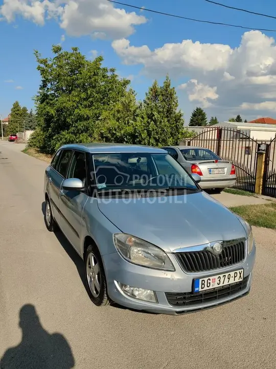 Skoda Fabia 2010 photo 4