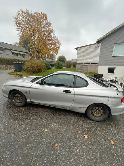 Hyundai Coupe 2001 photo 3