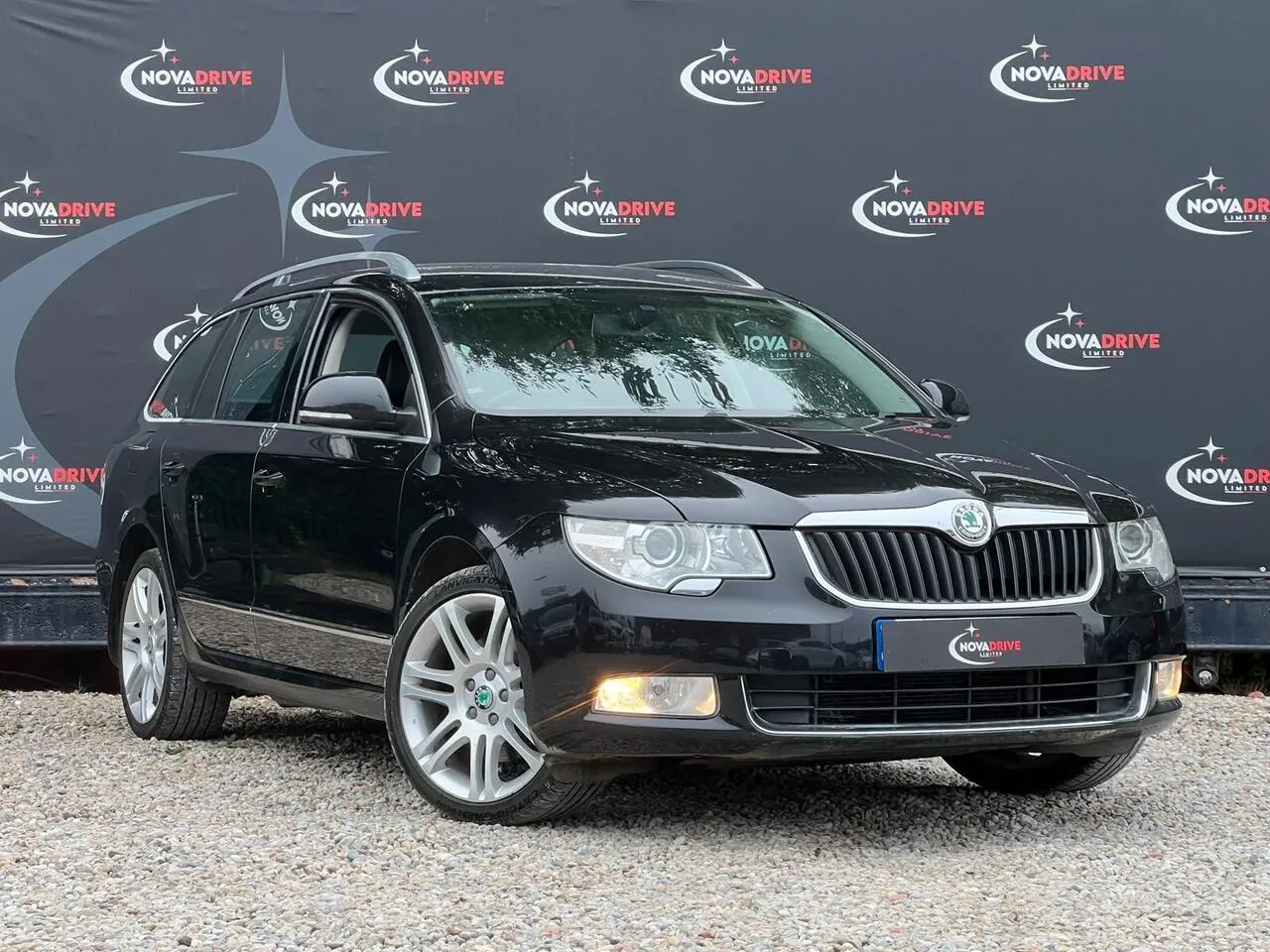 Skoda Superb 2011 photo 5
