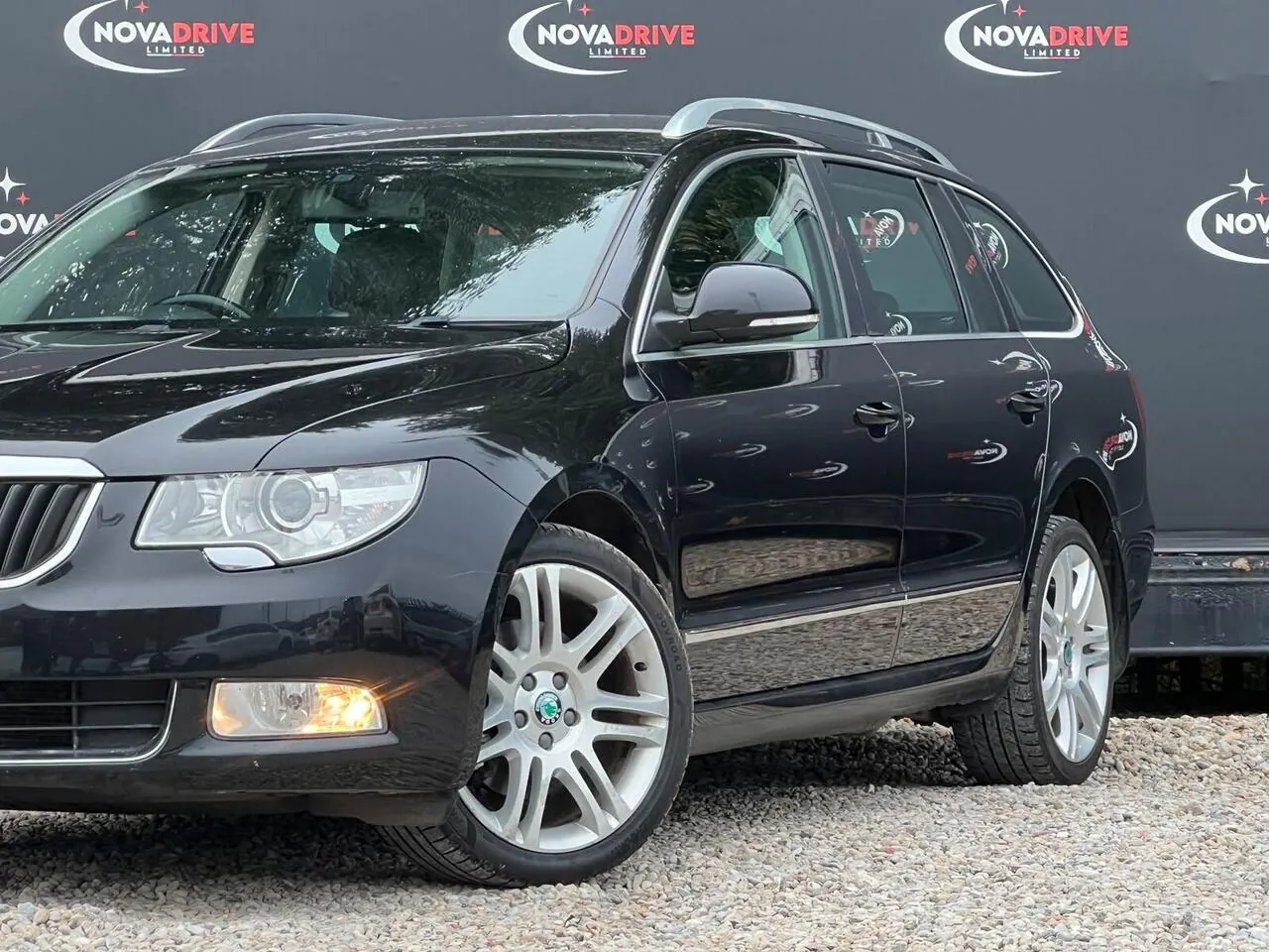 Skoda Superb 2011 photo 3