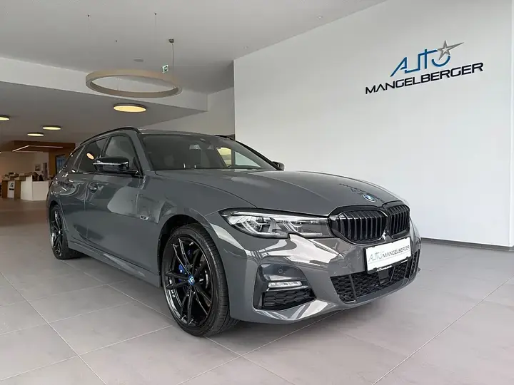 BMW 330E
