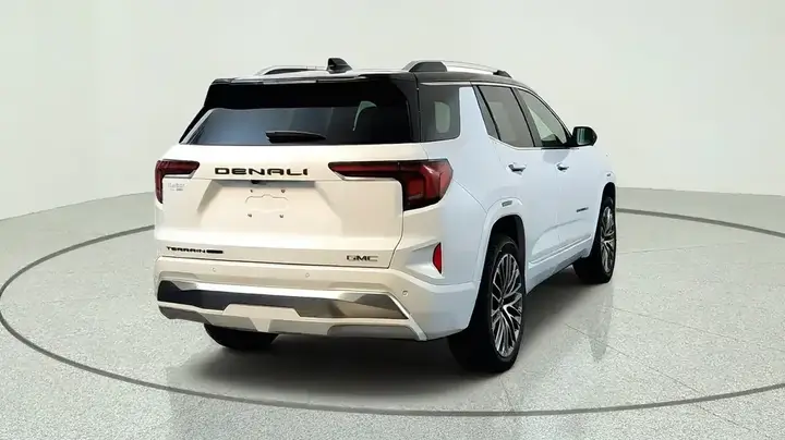 GMC Terrain 2027 photo 3