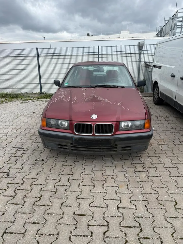 BMW 318 I