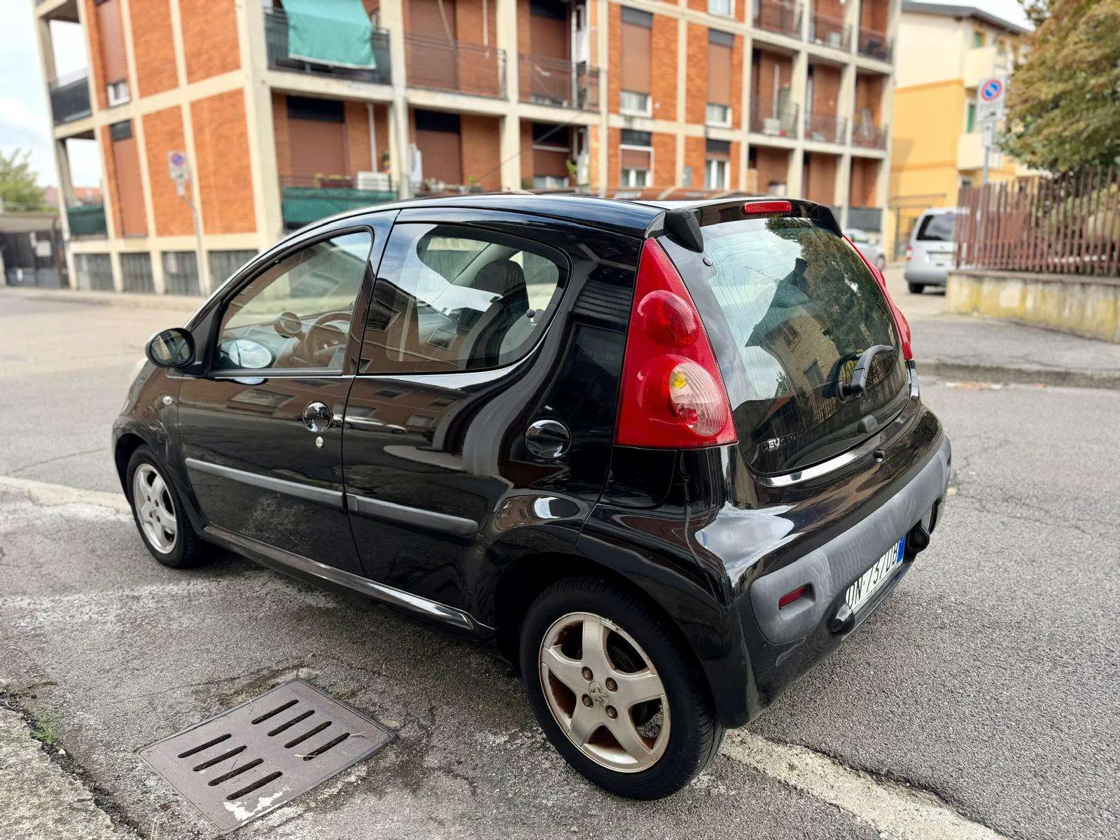 Peugeot 107 2008 photo 4