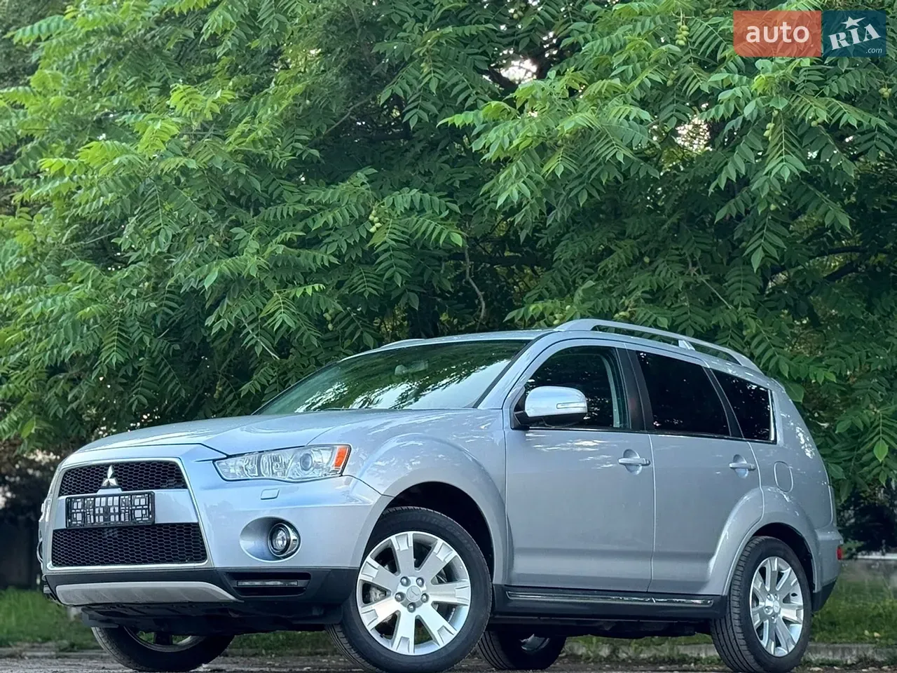 Mitsubishi Outlander 2012 photo 4