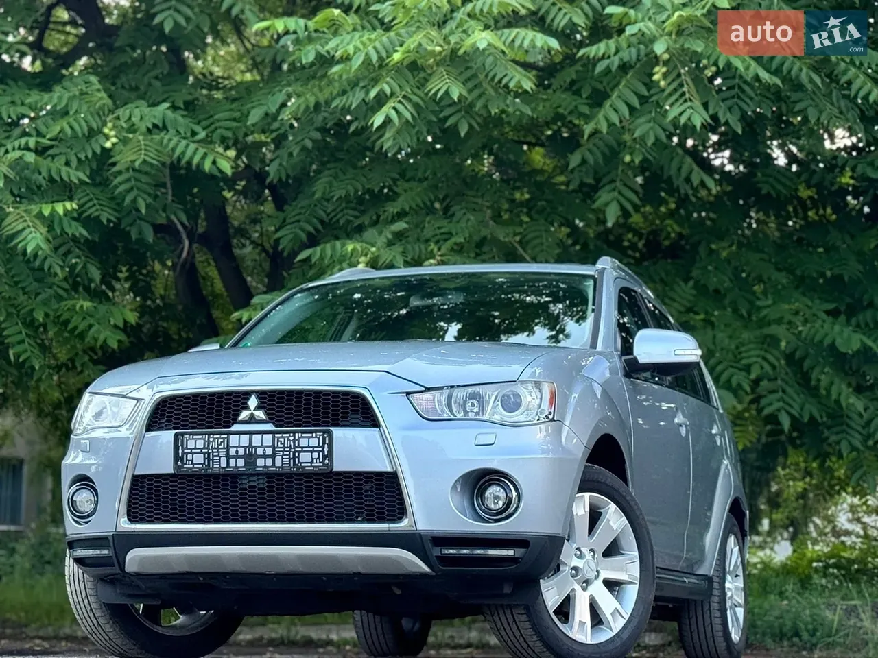 Mitsubishi Outlander 2012 photo 2