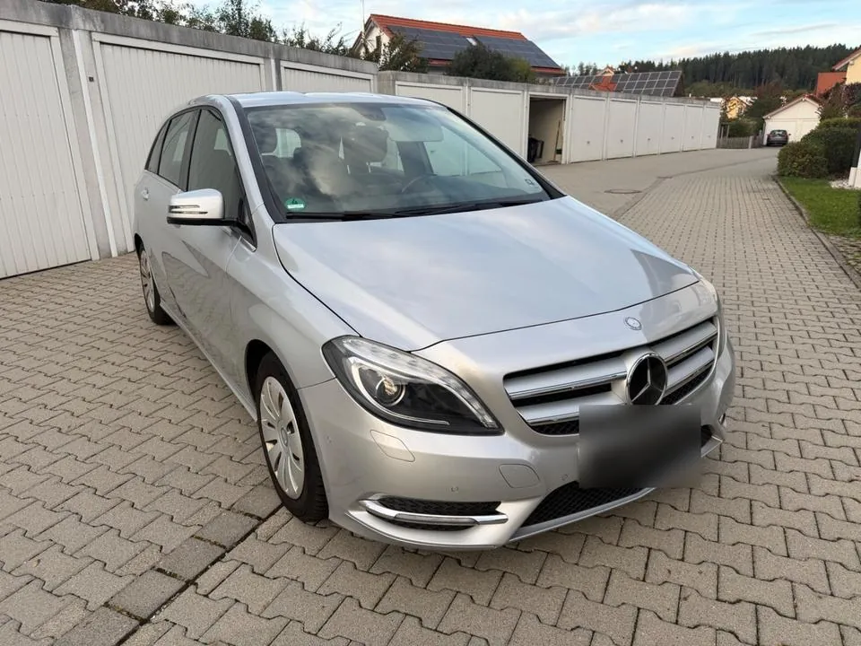 Mercedes-Benz B 200