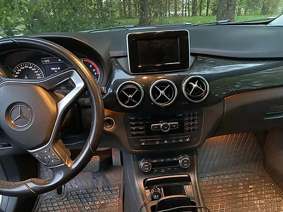 Mercedes-Benz B180 2013 photo 5