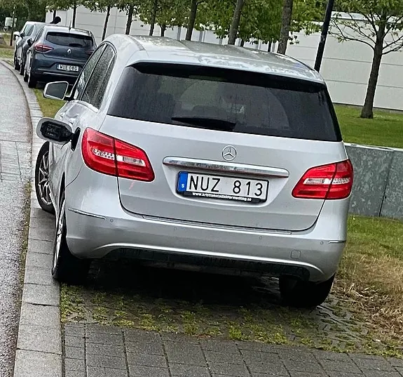 Mercedes-Benz B180 2013 photo 4