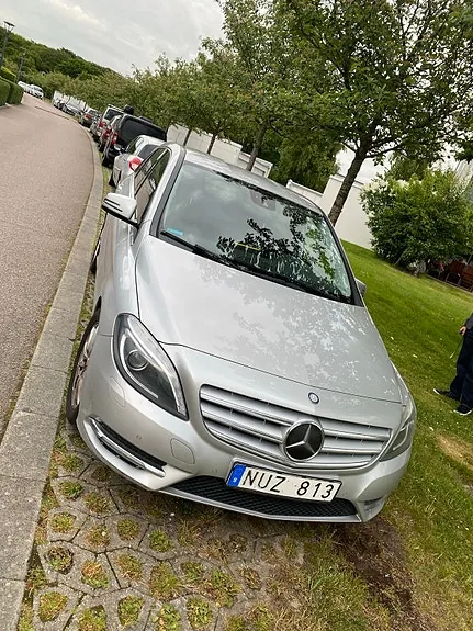 Mercedes-Benz B180 2013 photo 3