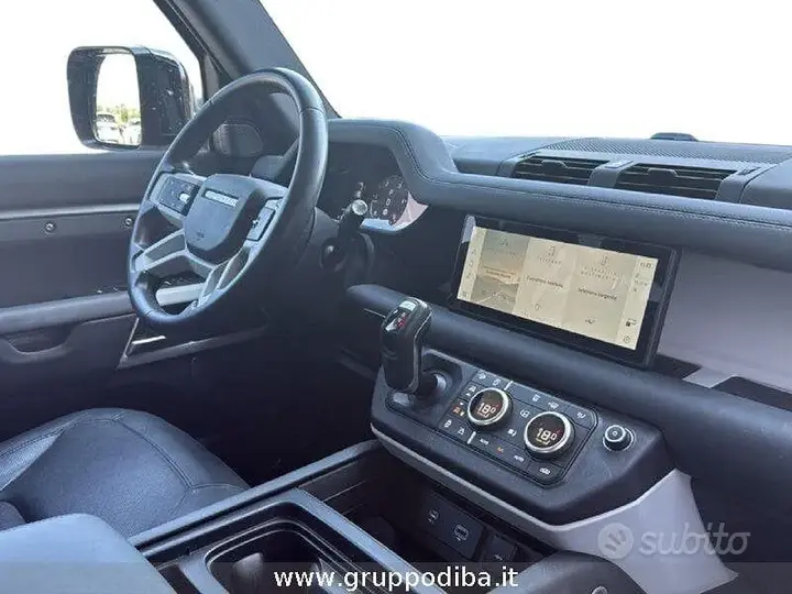 Land Rover Defender 2023 photo 5
