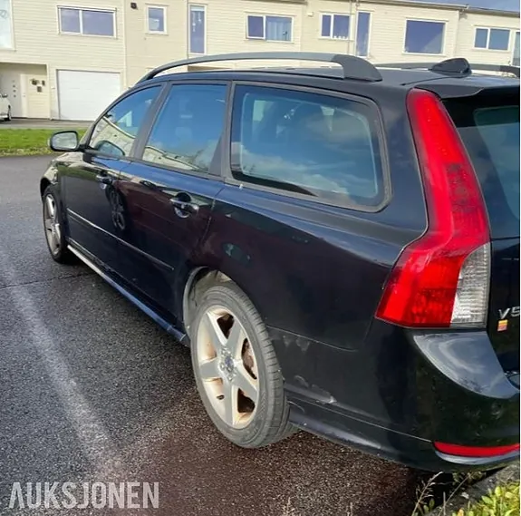 Volvo V50 2009 photo 2