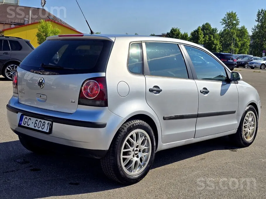 Volkswagen Polo 2006 photo 2